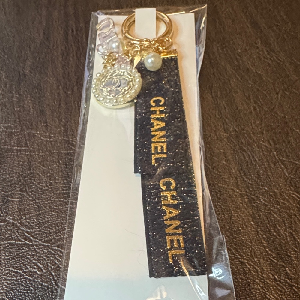 GWP Chanel Black and Gold Keychain